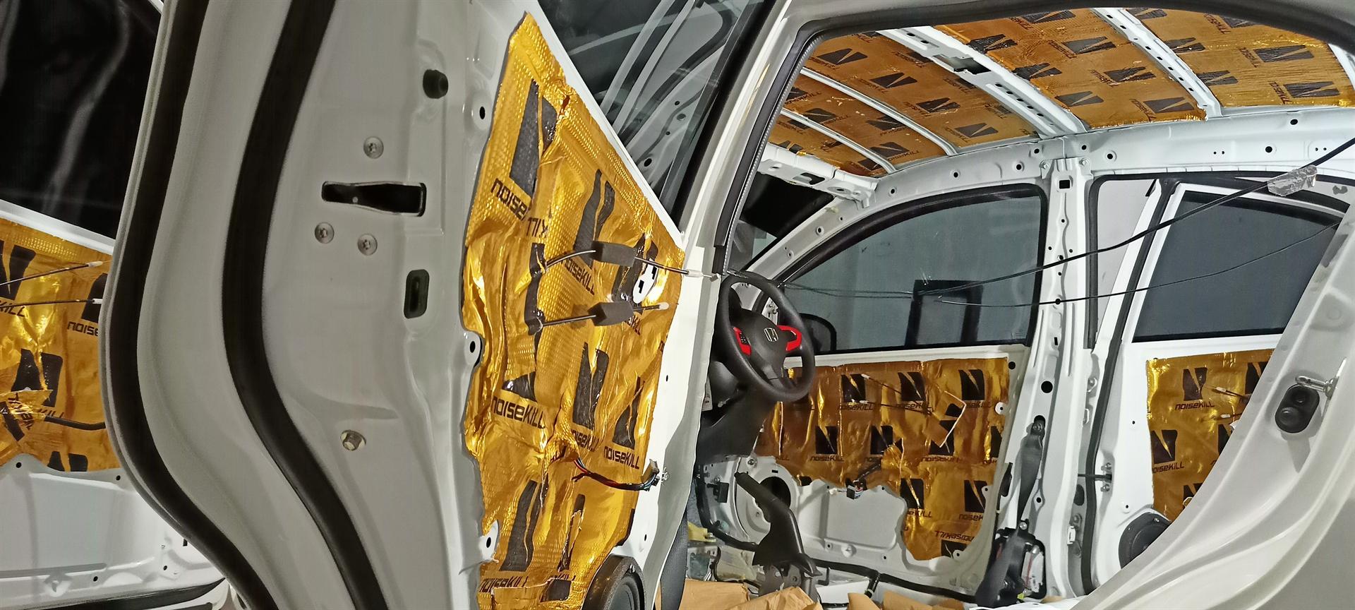 Soundproofing Honda full panel — peredam NoiseKill di pintu, atap, dan kabin mobil Kalimantan Selatan